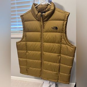 Men’s XL North Face Down Vest